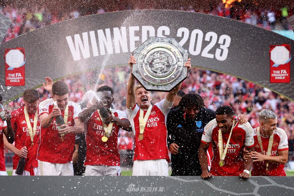 后场通过短 后场通过短