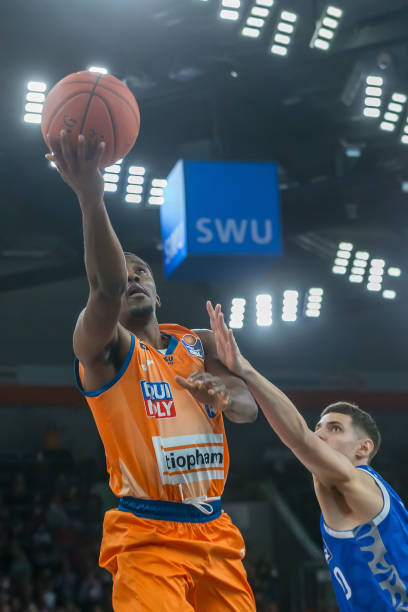 控人变更 控人变更